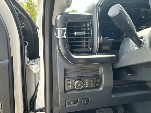 2026 Ford Super Duty F-350 DRW LARIAT