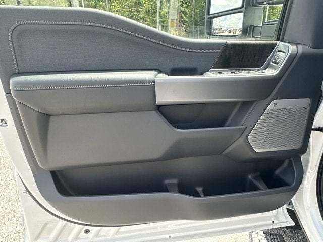 2026 Ford Super Duty F-350 DRW LARIAT