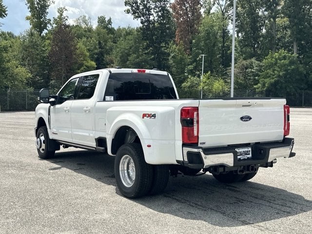 2026 Ford Super Duty F-350 DRW LARIAT