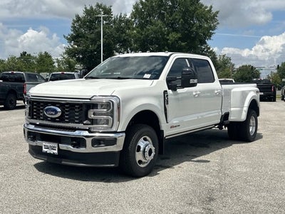 2026 Ford Super Duty F-350 DRW LARIAT