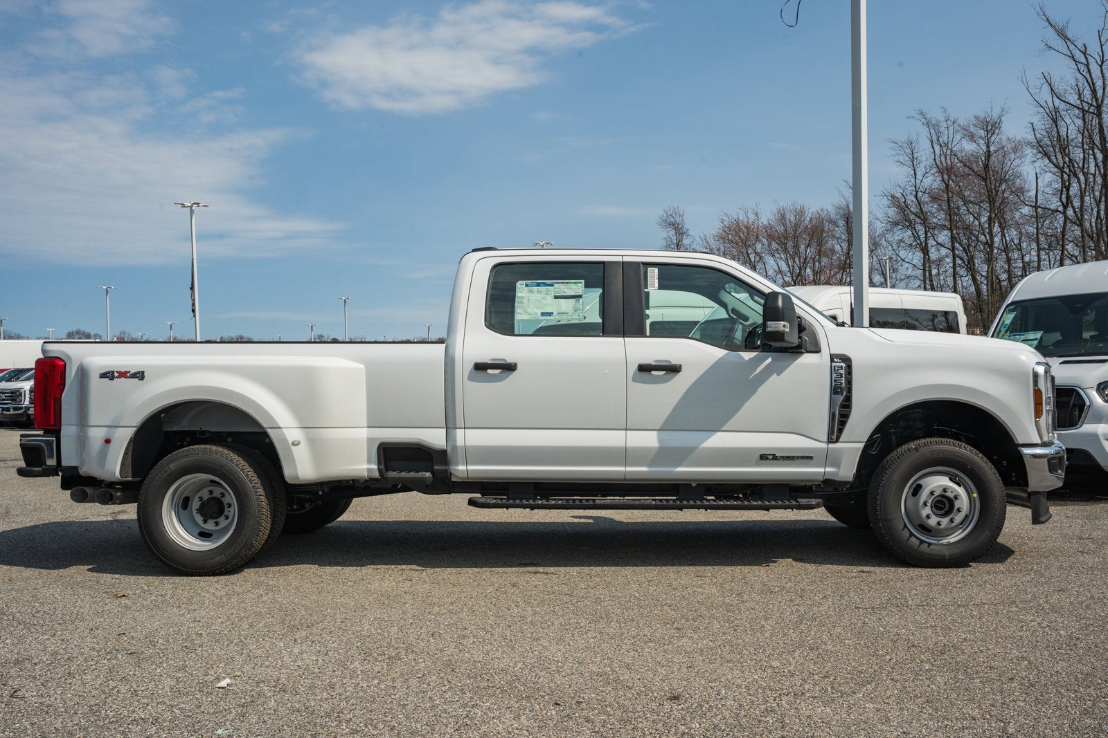 2026 Ford Super Duty F-350 DRW XL