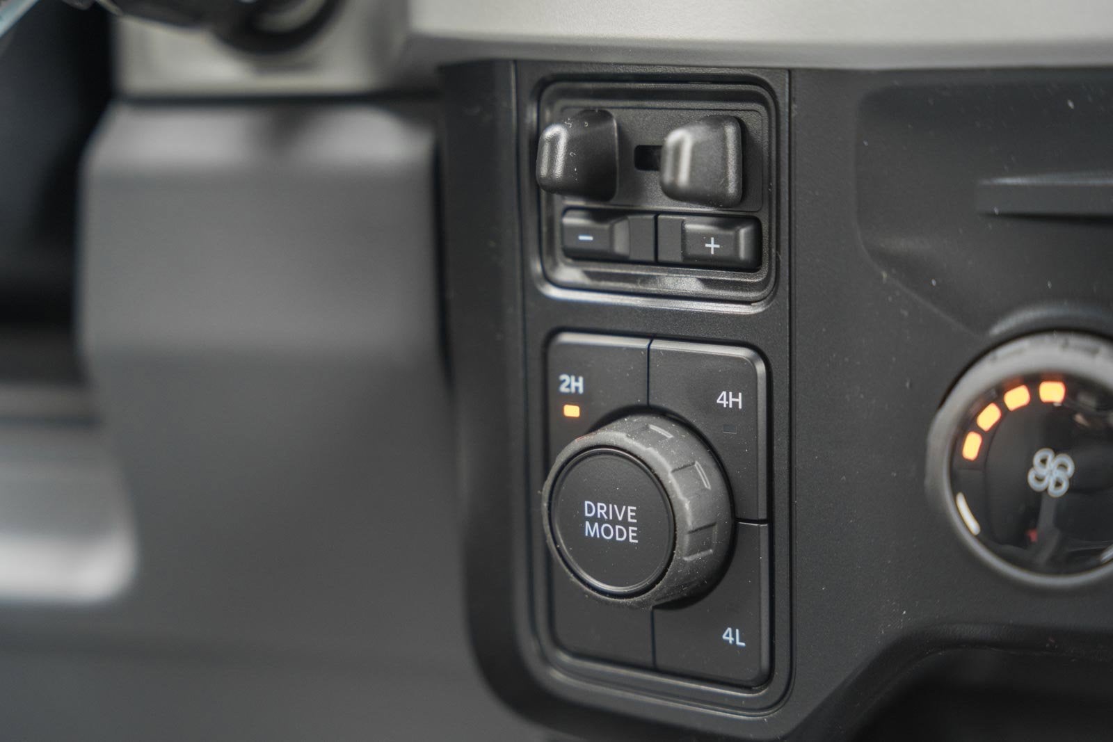 2026 Ford Super Duty F-350 DRW XLT