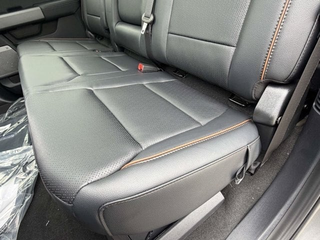 2026 Ford Super Duty F-350 DRW LARIAT