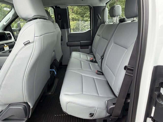 2027 Ford Super Duty F-350 SRW XL