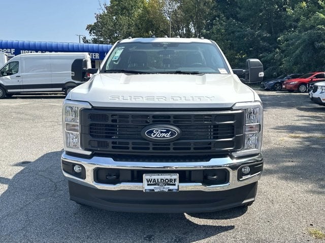 2027 Ford Super Duty F-350 SRW XL
