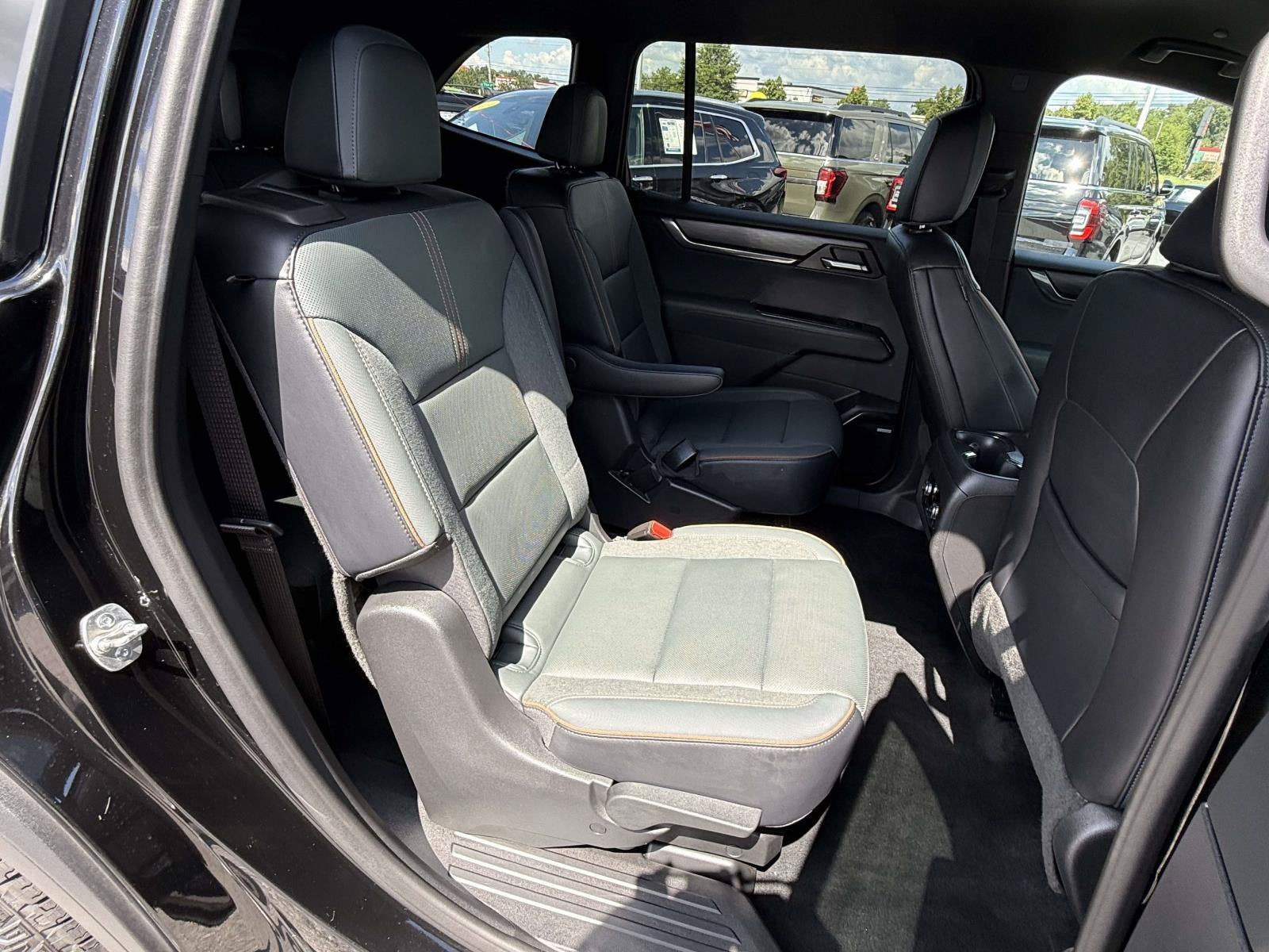 2024 GMC Acadia AWD AT4