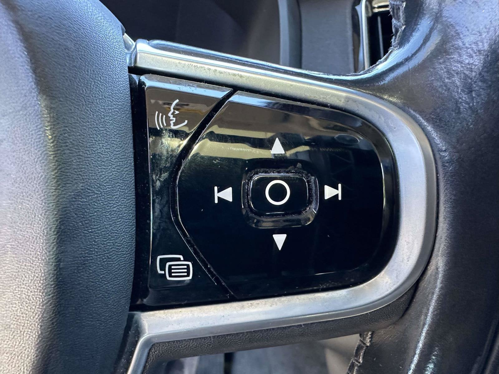 2019 Volvo S90 Momentum