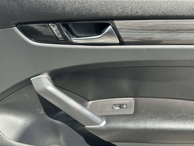 2021 Volkswagen Passat 2.0T R-Line
