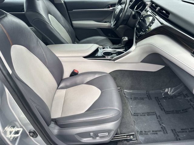 2020 Toyota Camry Hybrid XLE