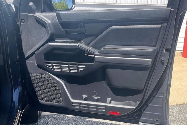 2025 Toyota TACOMA SR5 SR5