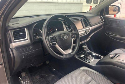 2016 Toyota HIGHLANDER LE Plus