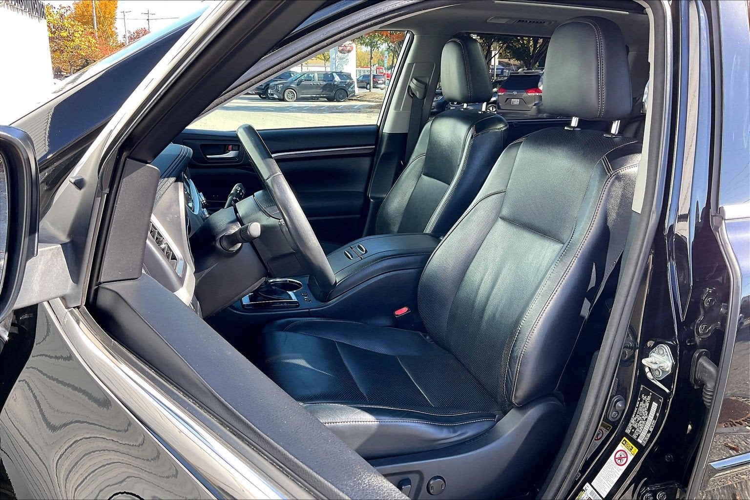 2014 Toyota HIGHLANDER Limited Platinum