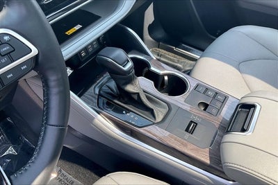 2024 Toyota Highlander Hybrid Hybrid Platinum