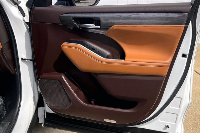 2022 Toyota Highlander Platinum