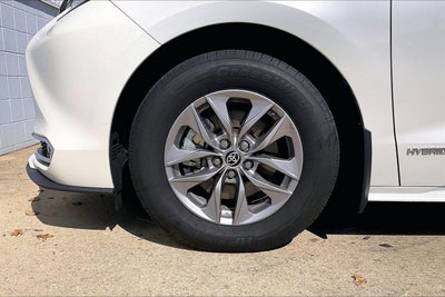 2021 Toyota Sienna XLE