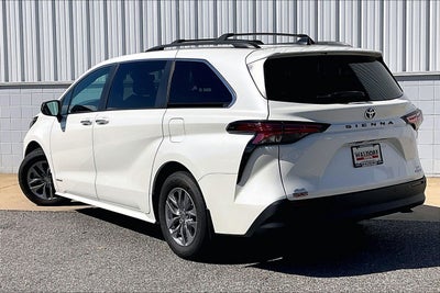 2021 Toyota Sienna XLE