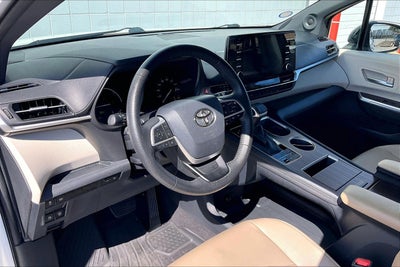 2021 Toyota Sienna XLE