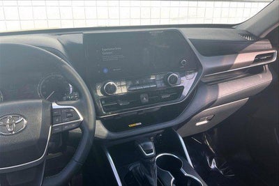 2023 Toyota HIGHLANDER XLE