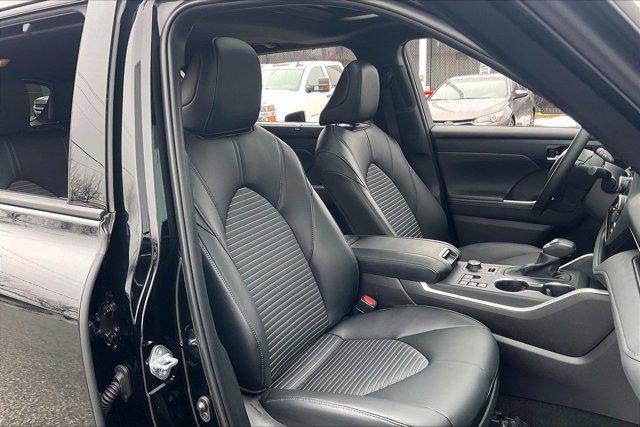 2025 Toyota HIGHLANDER XSE