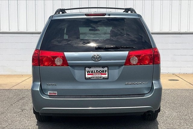 2010 Toyota SIENNA XLE
