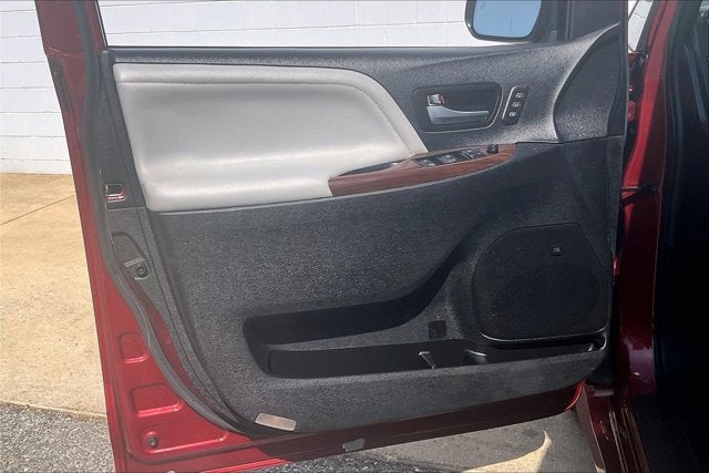 2019 Toyota Sienna Base