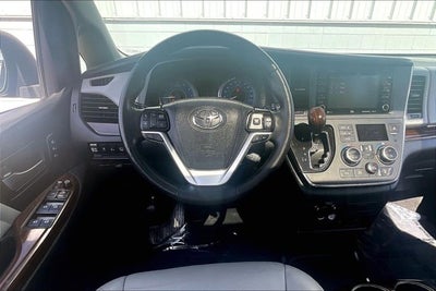 2019 Toyota Sienna Base