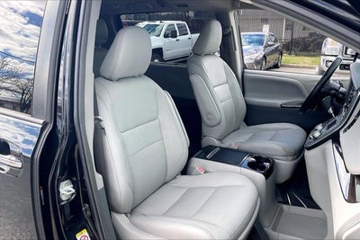2019 Toyota Sienna Base