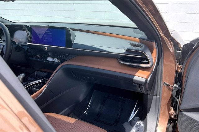 2025 Toyota Crown Signia Limited