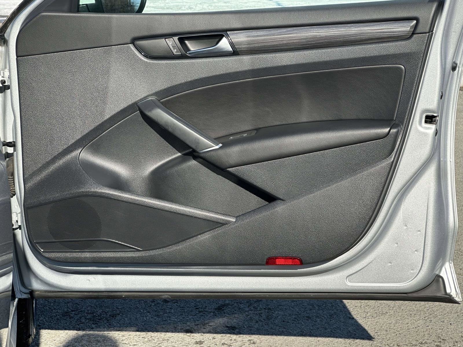 2020 Volkswagen Passat 2.0T R-Line