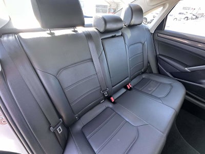 2020 Volkswagen Passat 2.0T R-Line
