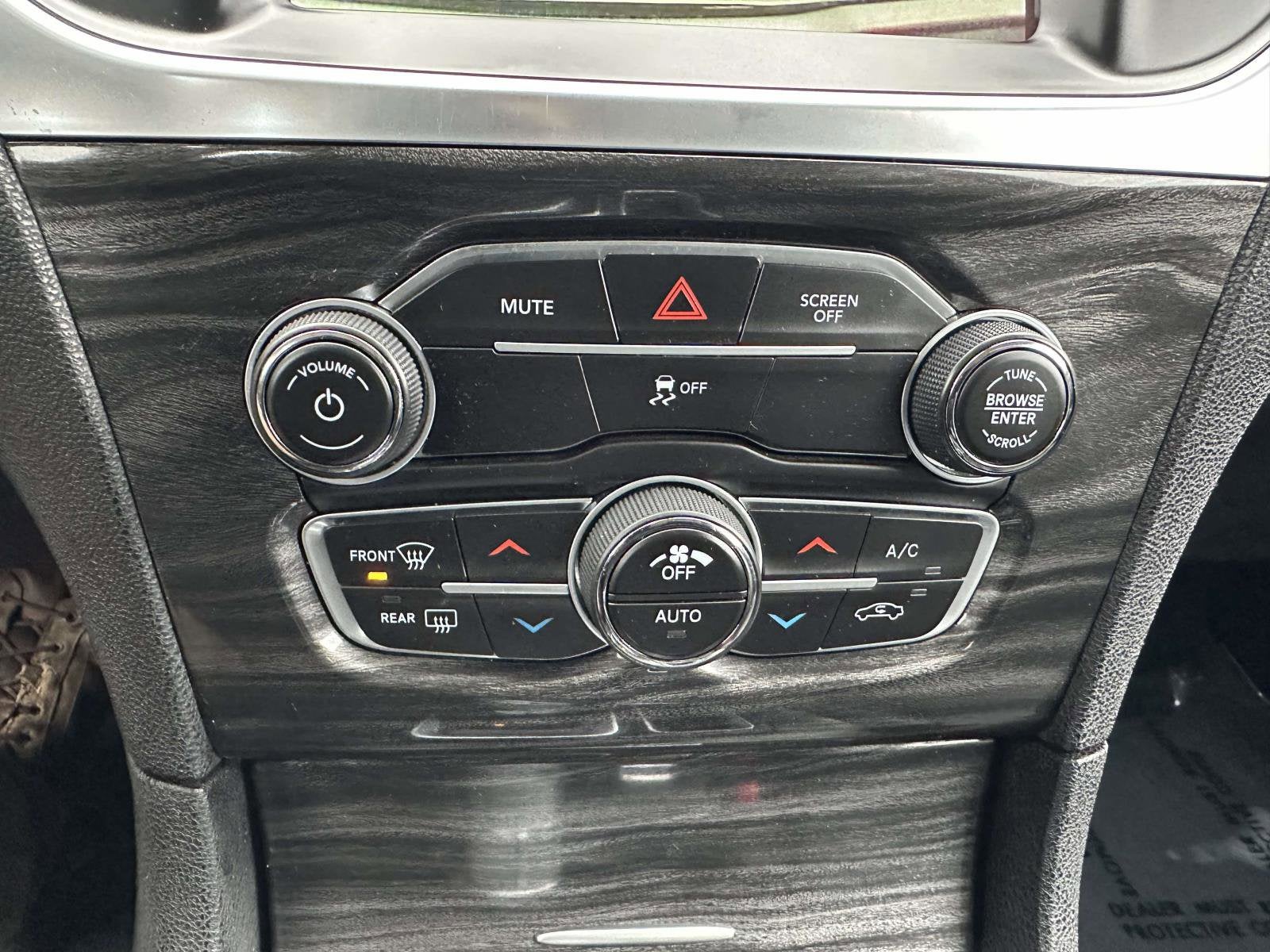 2019 Chrysler 300 Touring L