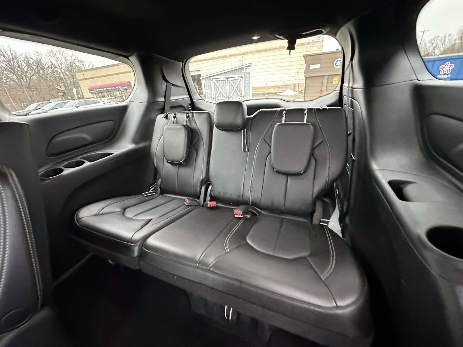 2023 Chrysler Pacifica Hybrid Touring L