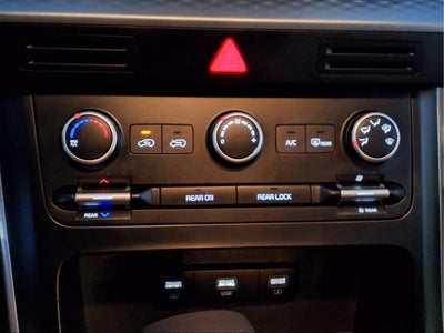 2023 Kia Carnival MPV LX