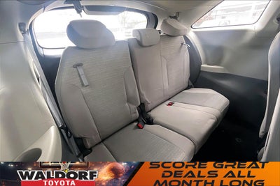 2023 Toyota Sienna LE