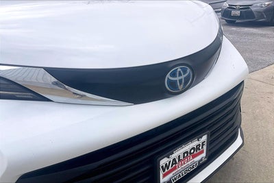 2023 Toyota Sienna LE