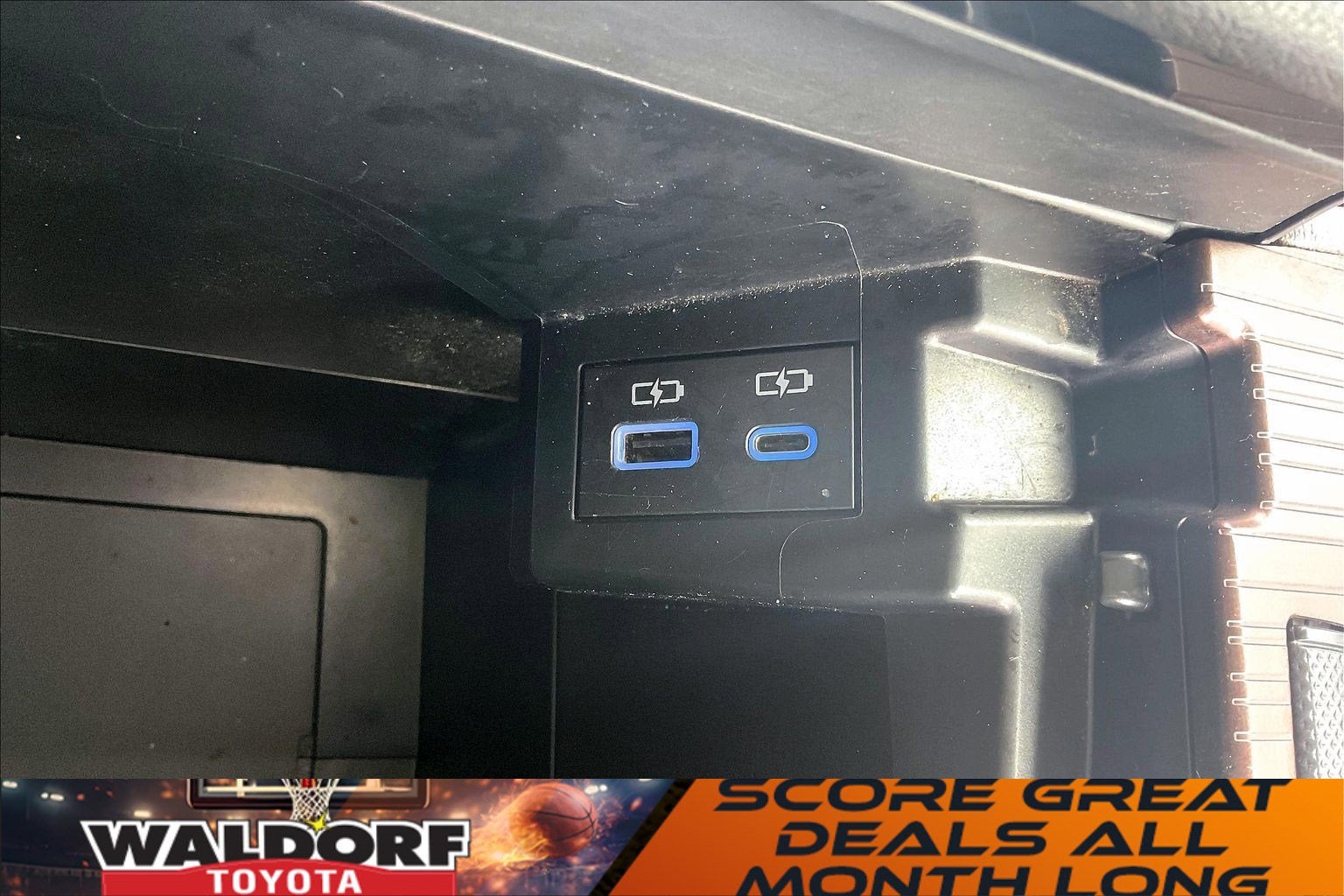 2023 Toyota Sienna LE