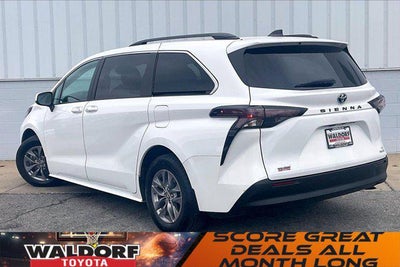 2023 Toyota Sienna LE