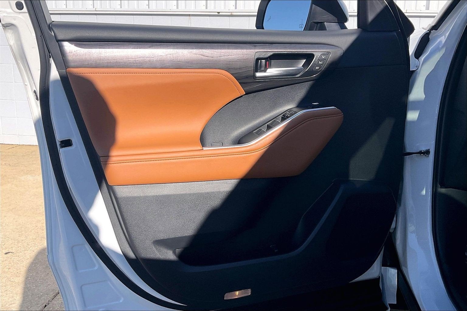 2024 Toyota Highlander Hybrid Platinum