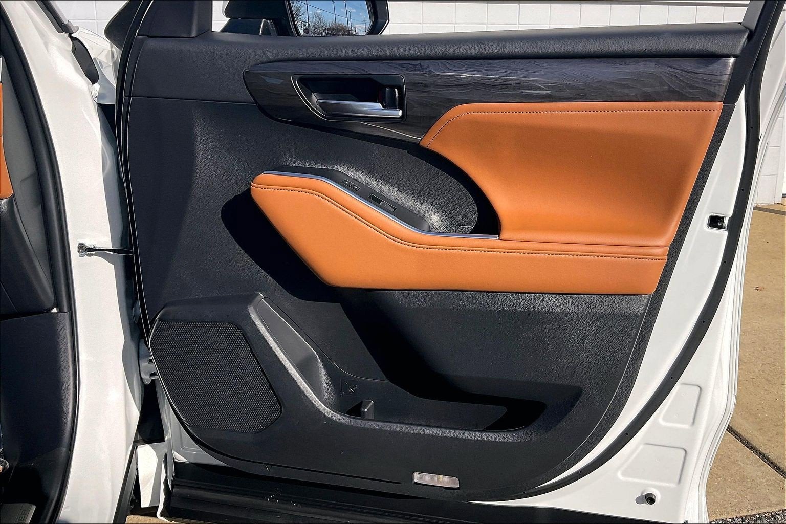 2024 Toyota Highlander Hybrid Platinum