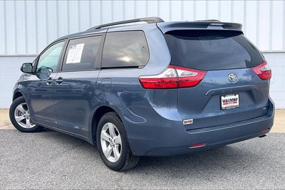 2017 Toyota Sienna LE