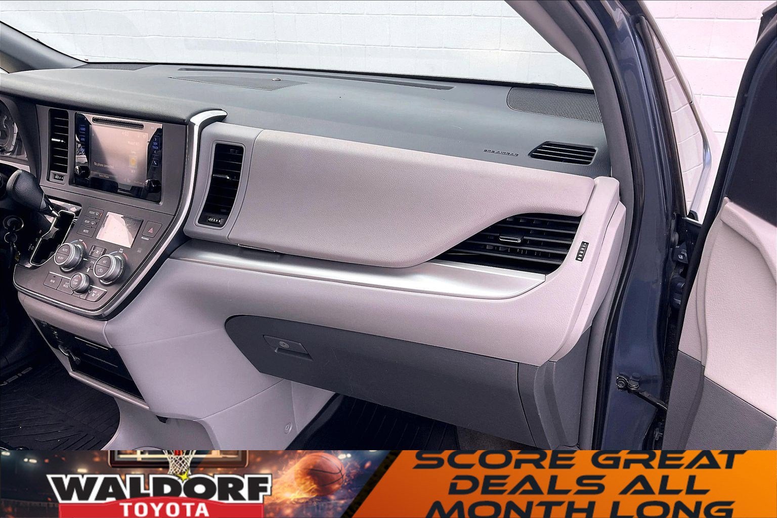 2017 Toyota Sienna LE