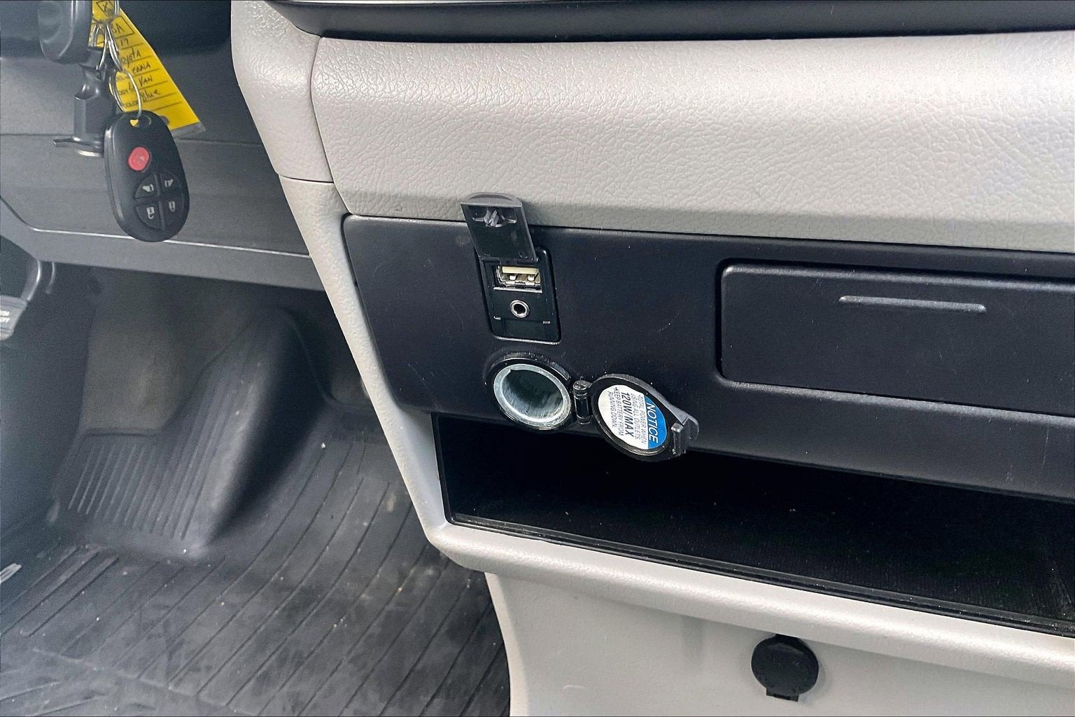 2017 Toyota Sienna LE