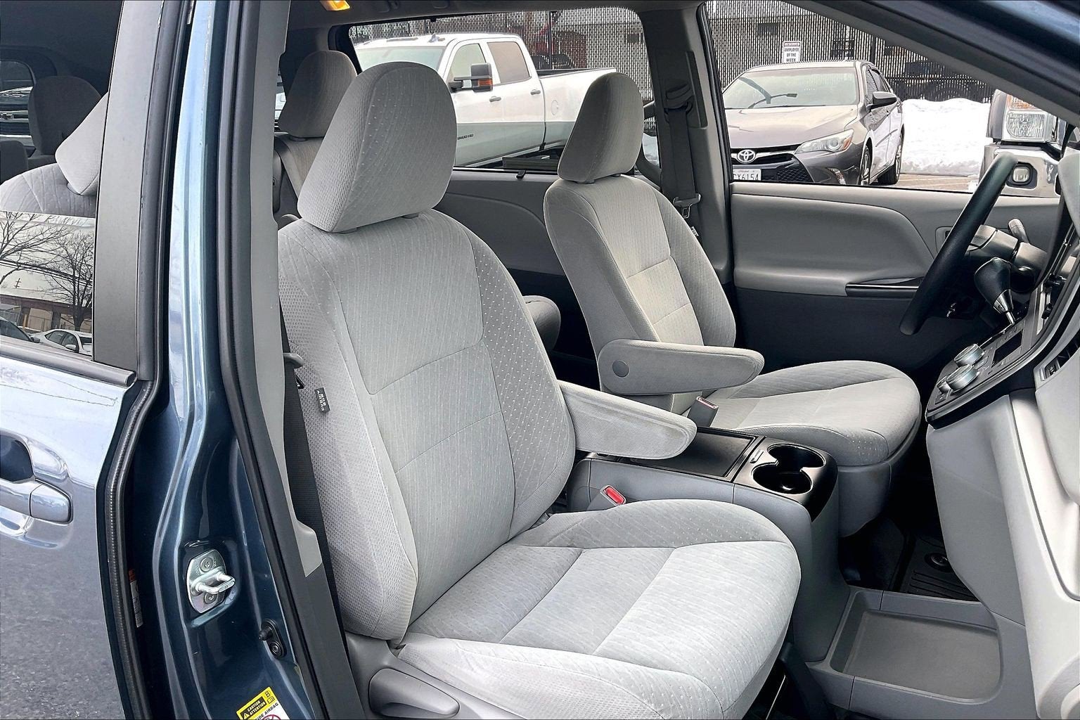 2017 Toyota Sienna LE