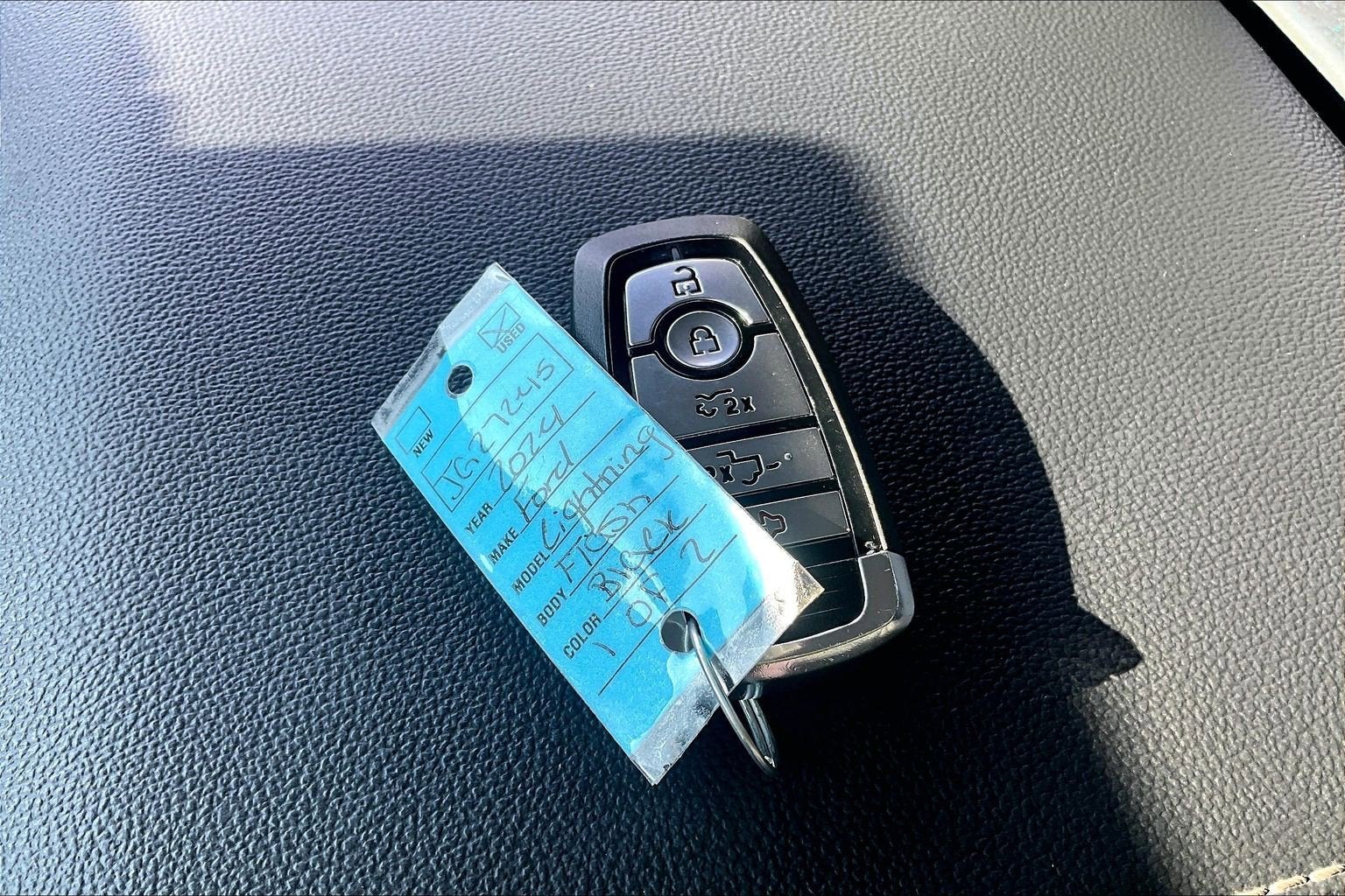 2024 Ford F-150 Lightning Flash