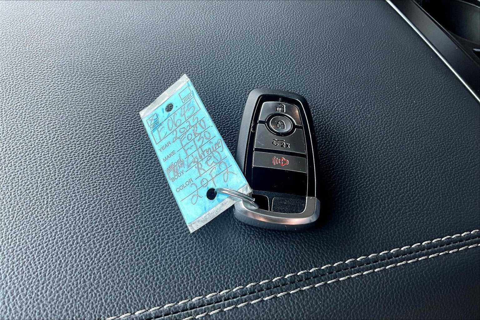 2025 Ford F-150 Lightning Flash