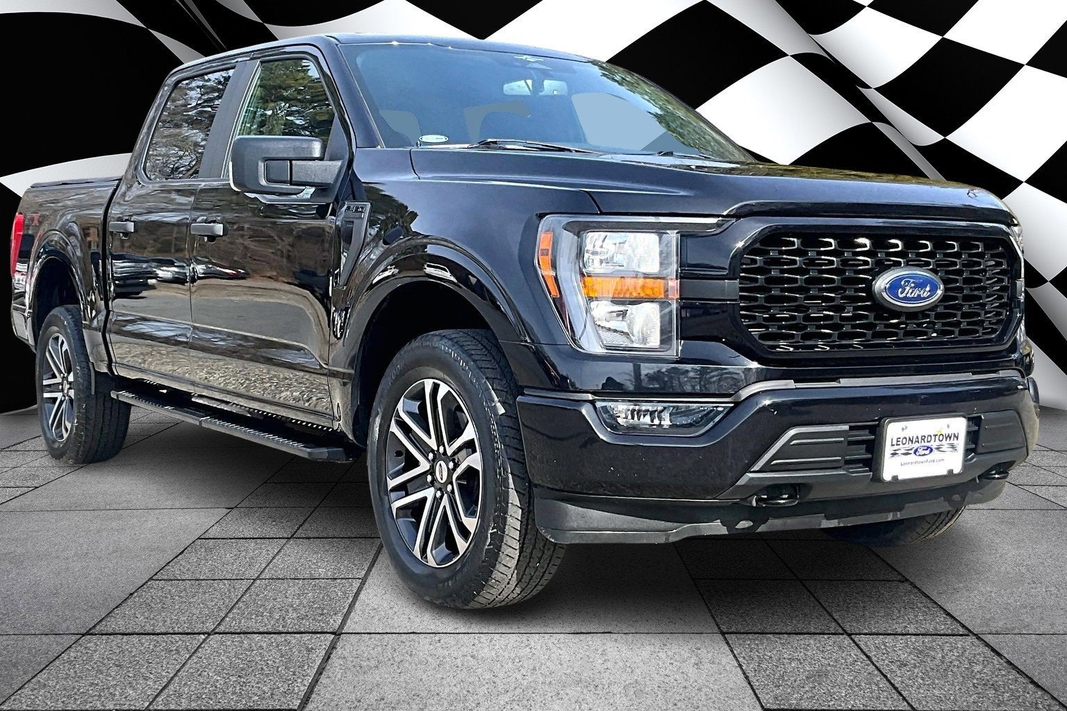 2023 Ford F-150 STX V8 CREW