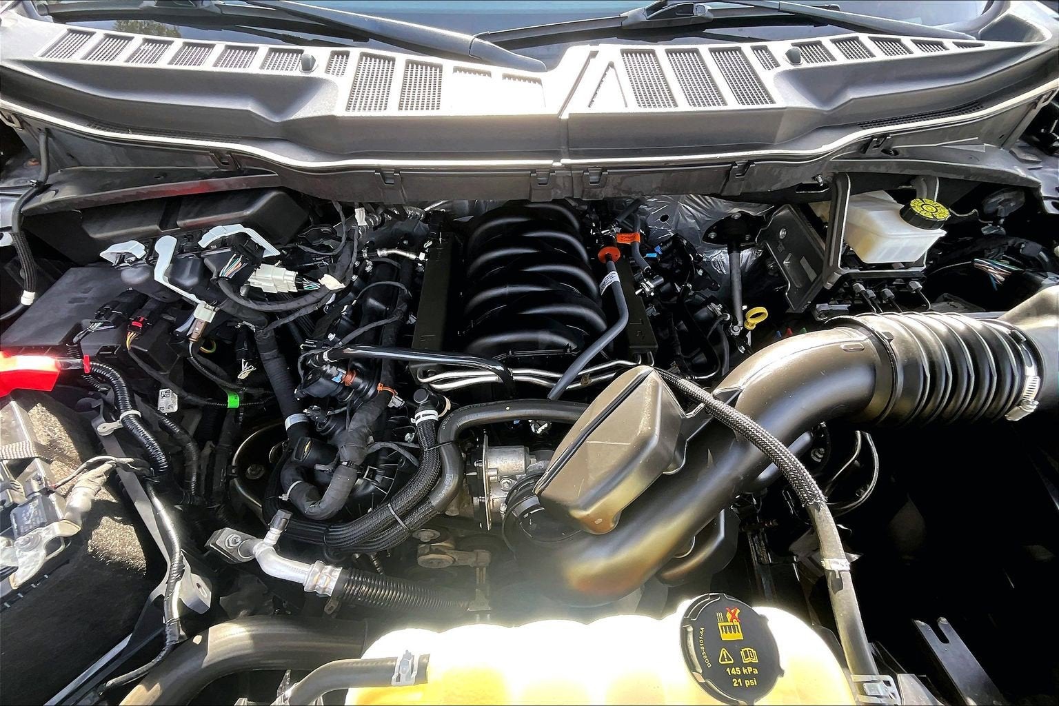 2023 Ford F-150 STX V8 CREW 4WD