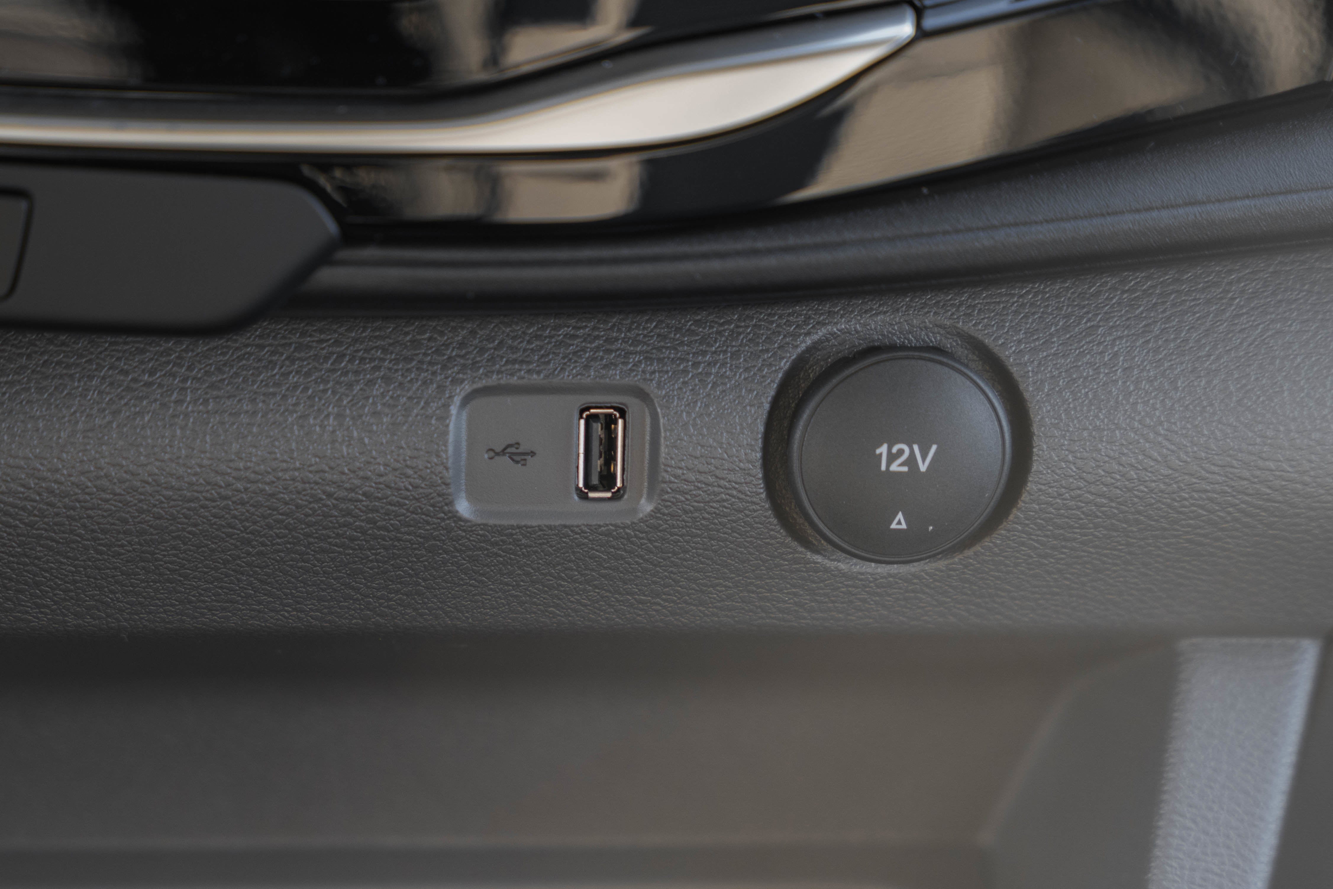 2026 Ford Transit Passenger Wagon XLT