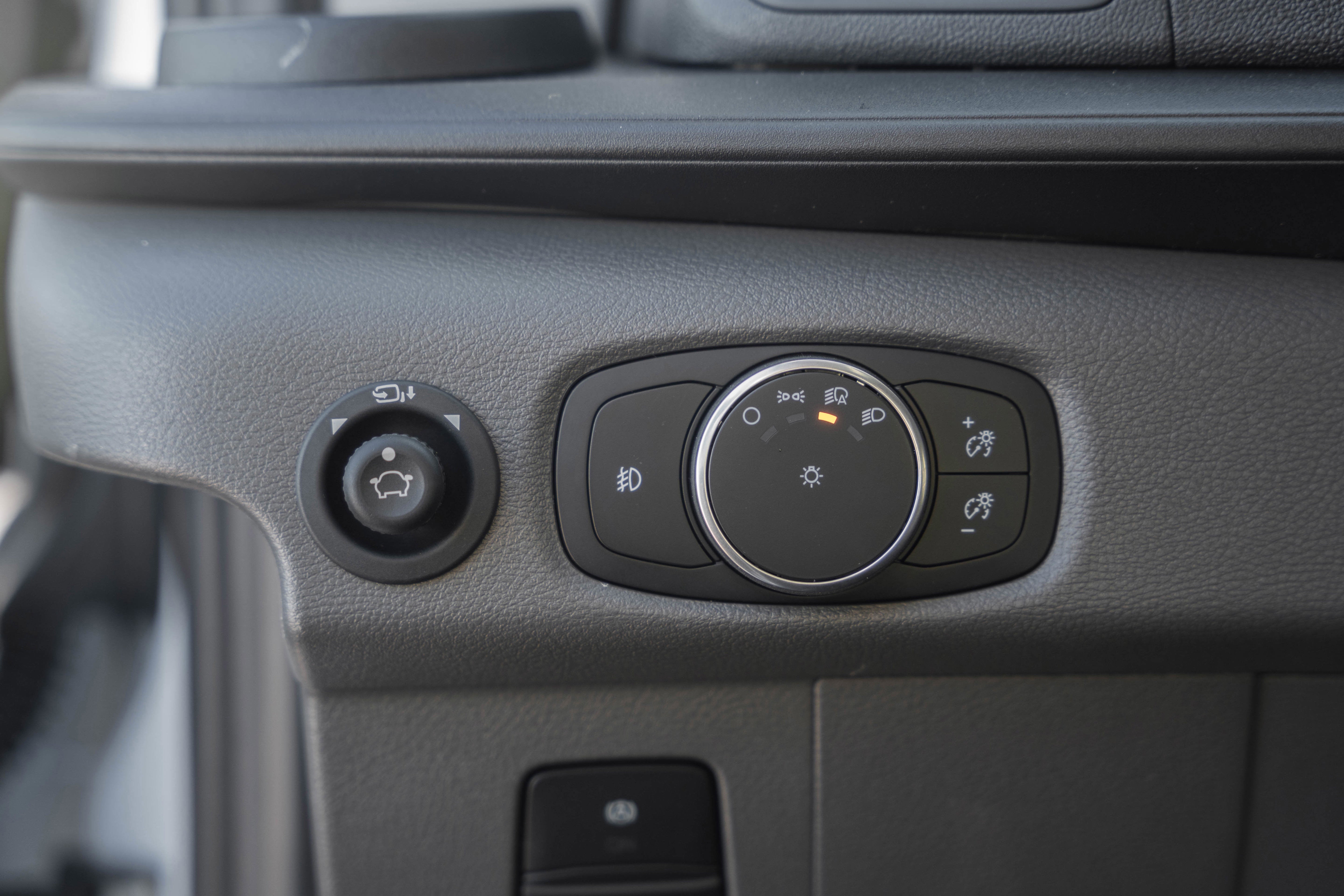 2026 Ford Transit Passenger Wagon XLT