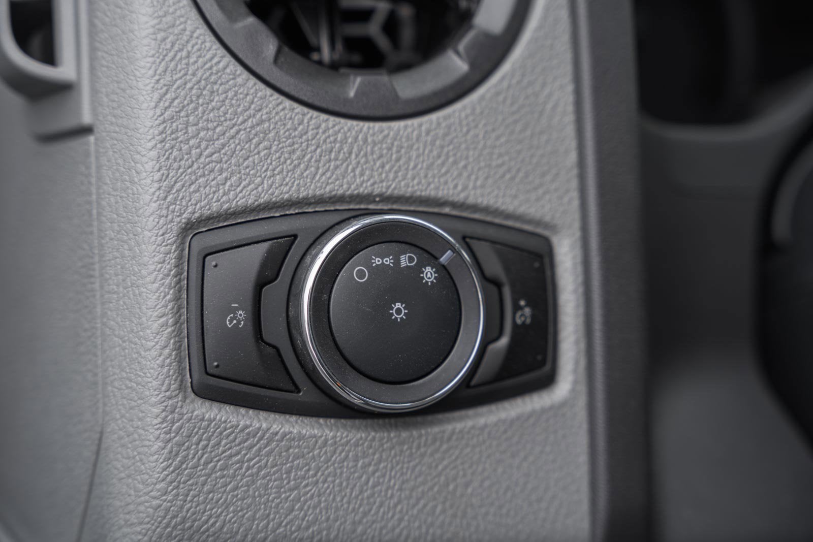 2026 Ford E-Series Cutaway E-350 SRW